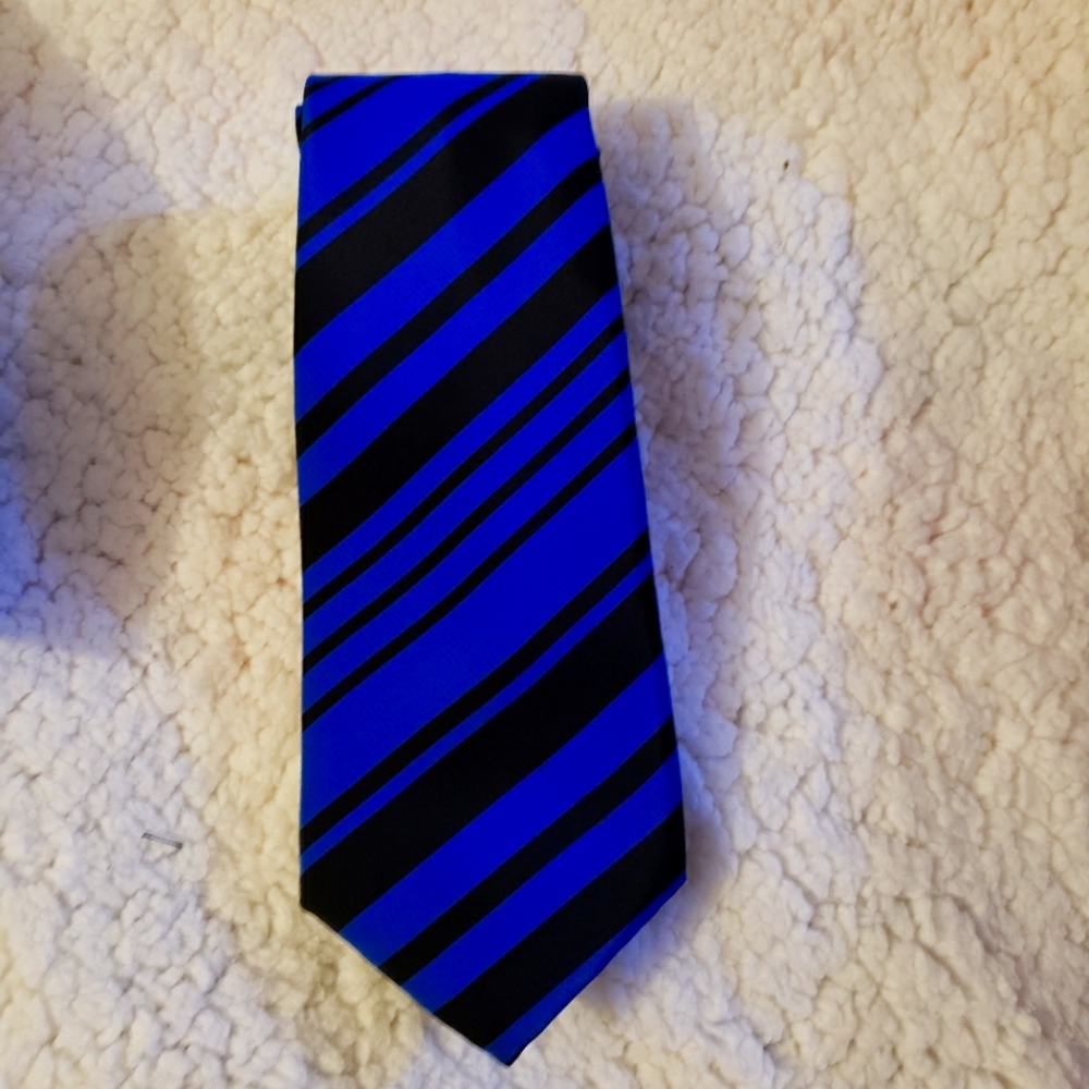 Nice blue / blk striped tie
